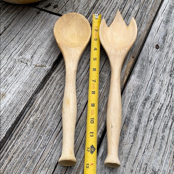 Wooden Salad Bowl with Thongs - Picture 7 of 16